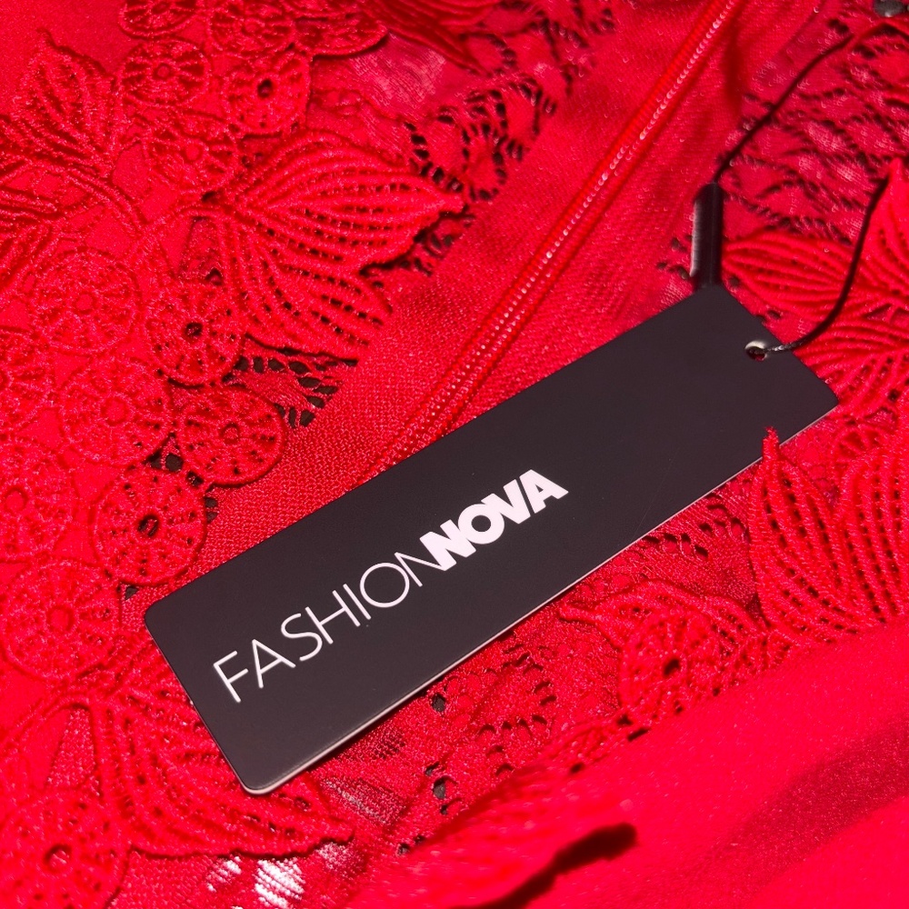 Fashionnova - Red pant set